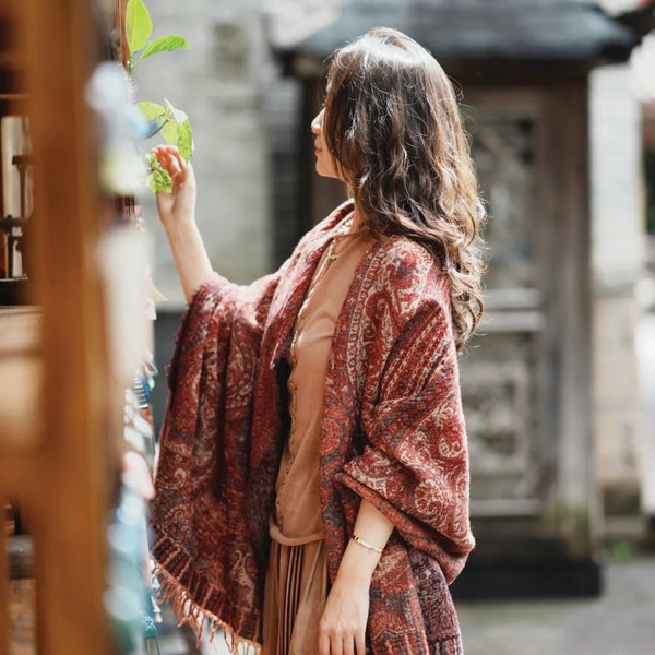 “45R 的珍贵是让‘穿衣’超越表象的时髦, 变成一种内在的舒适修行. 真正的风格, 是衣物与人在时光里共同生长的默契.”
“45R elevates dressing beyond fashi...