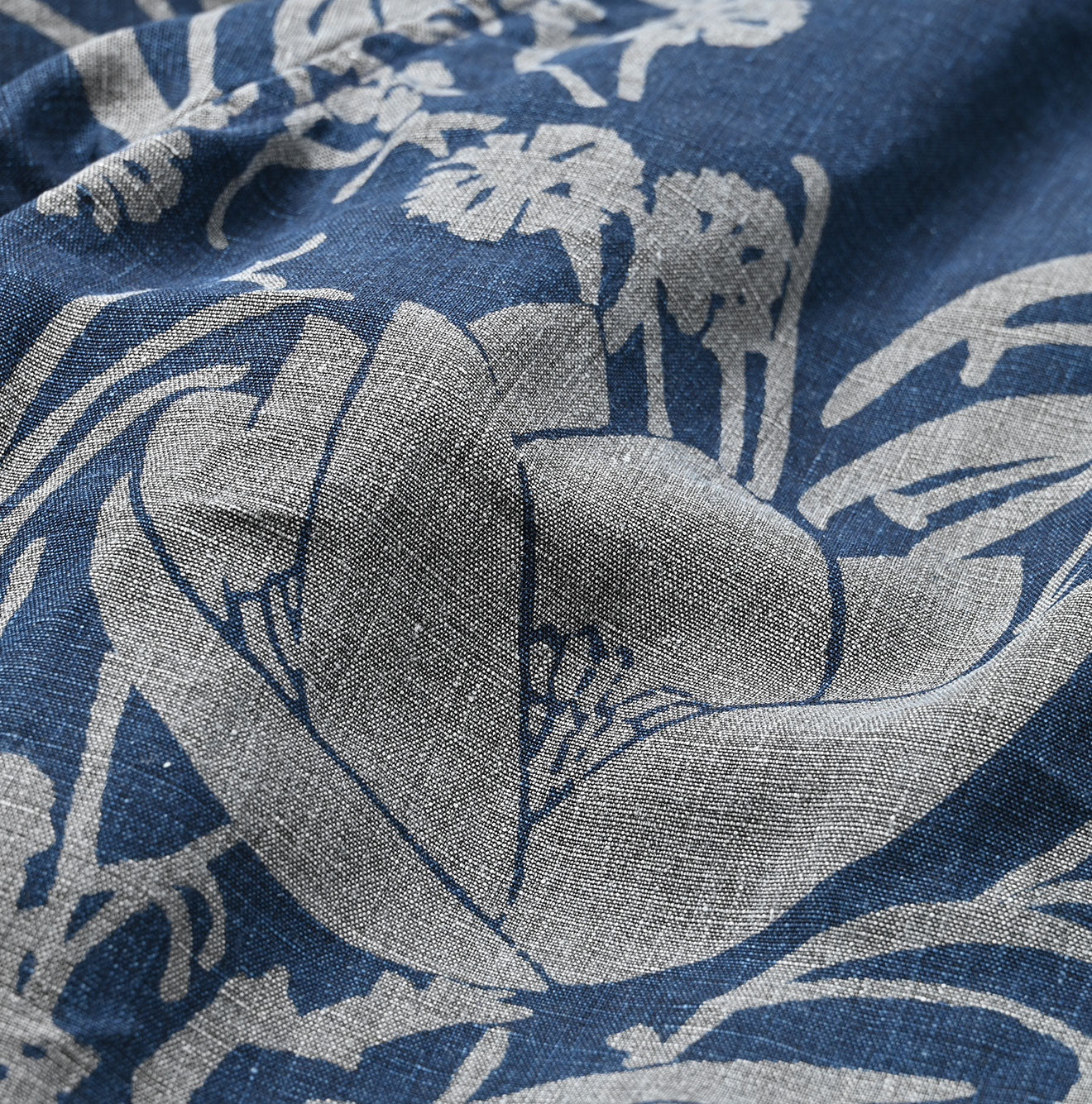 45R Indigo Linen Lotus Lei Lei Shirt Men