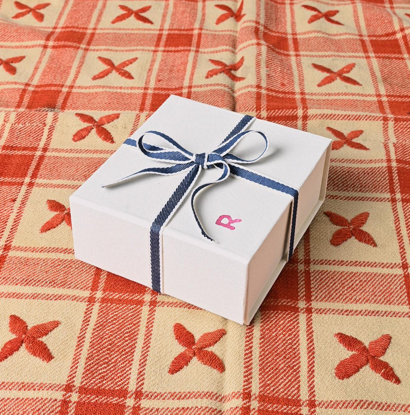 Gift Wrapping Service - 45R by 45rpm studio - Image 1