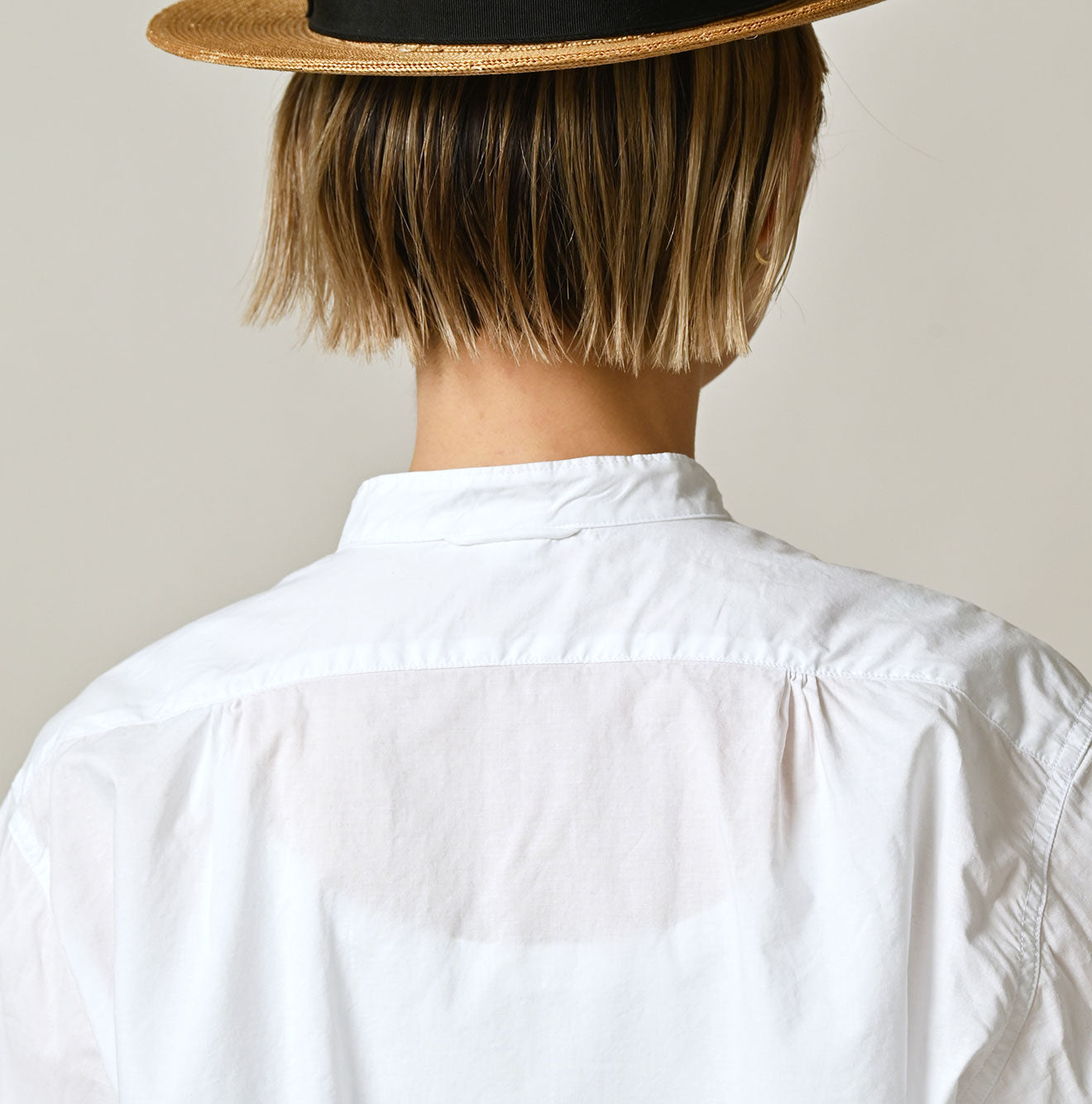 45R Batiste 908 Tuck Stand Collar Shirt (White)