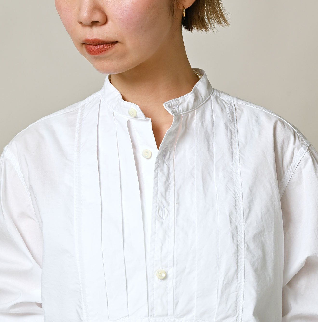 45R Batiste 908 Tuck Stand Collar Shirt (White) - Image 7