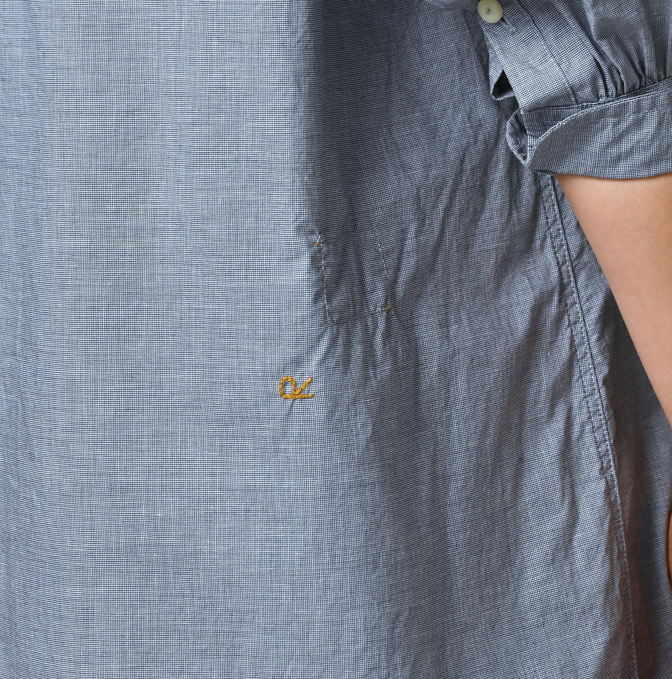 45R Batiste 908 Tuck Stand Collar Shirt - Image 11