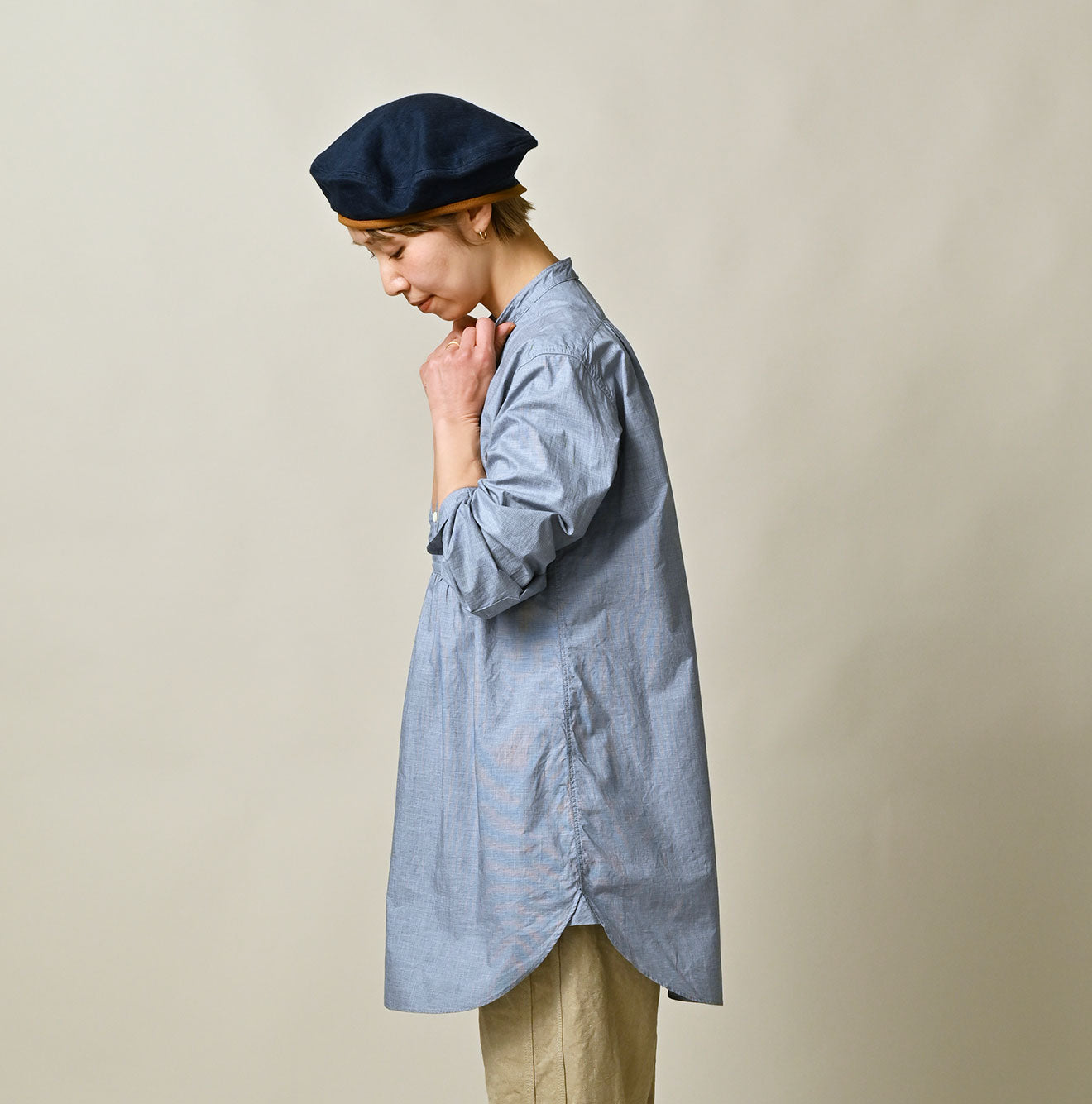 45R Batiste 908 Tuck Stand Collar Shirt - Image 5