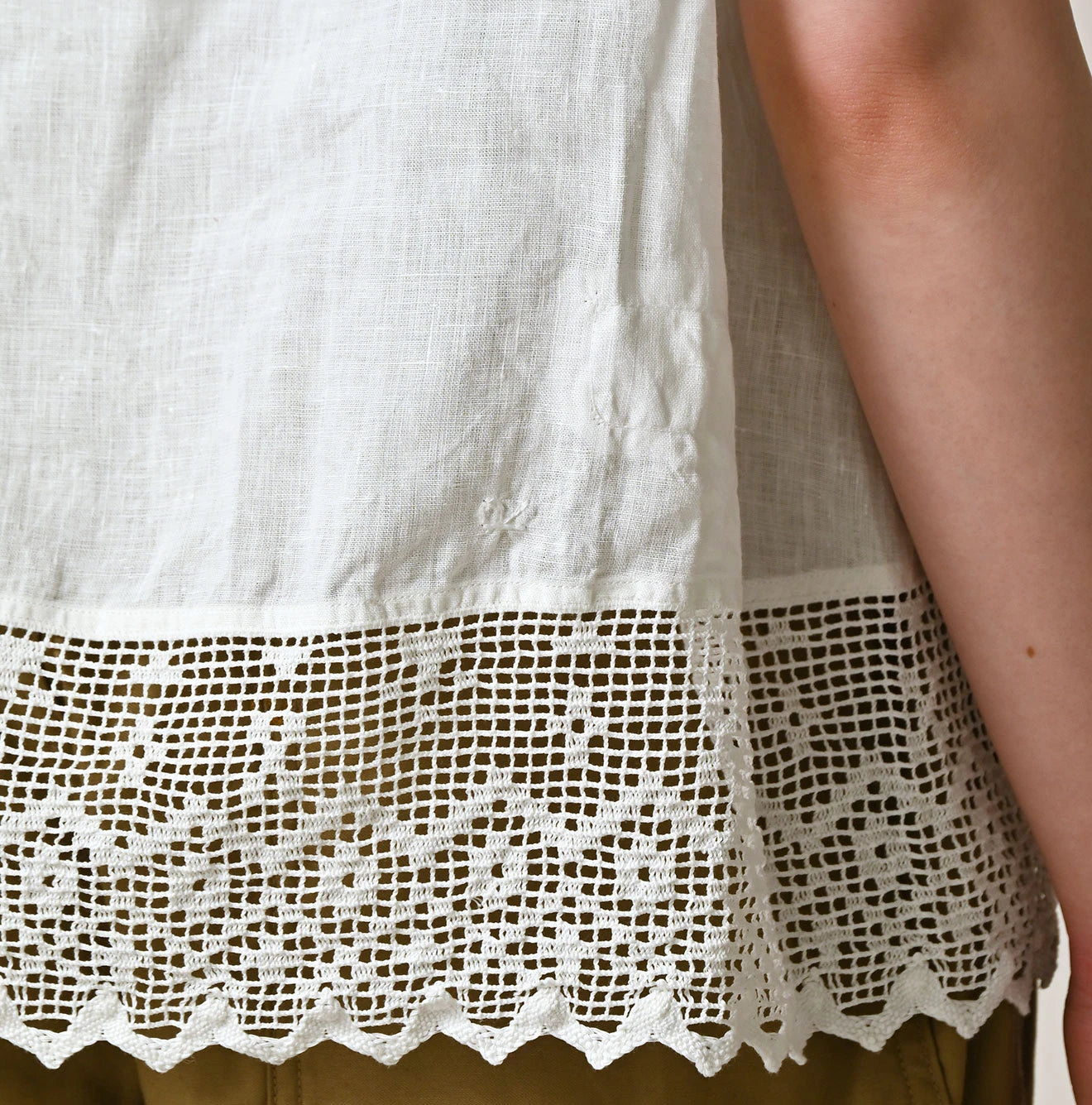 45R Linen Lace Flare Camisole - Image 10