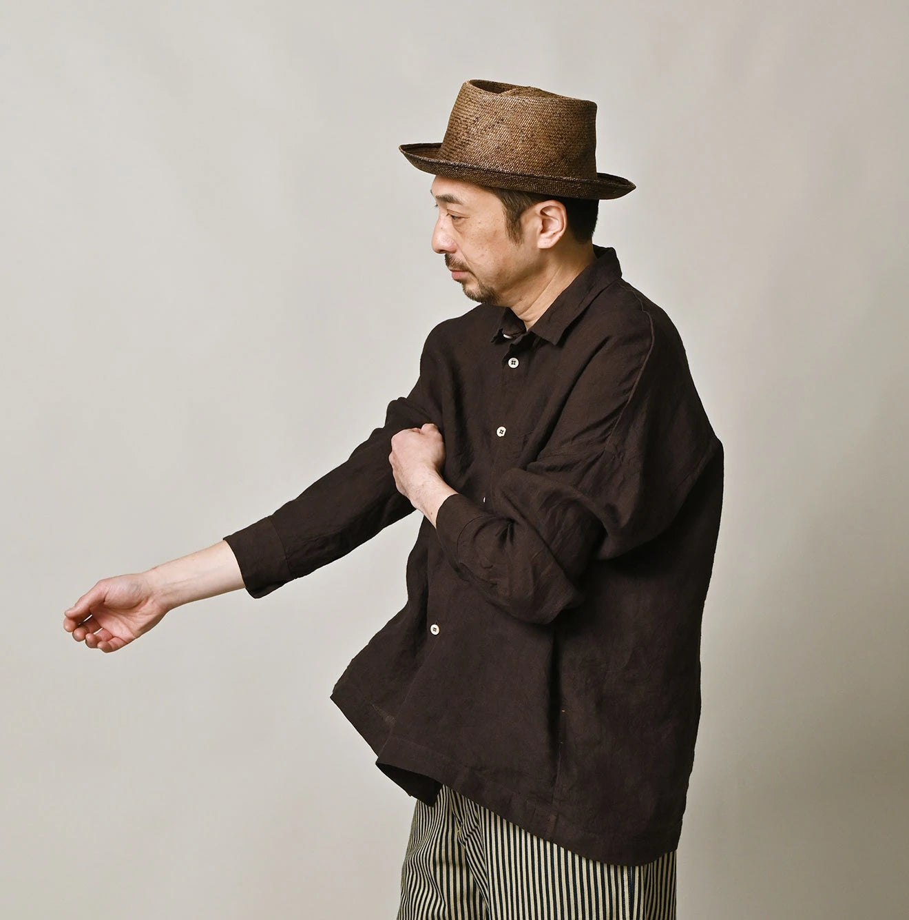 45R Linen 908 Uma Shirt (Plant-Based Dye) - Image 7