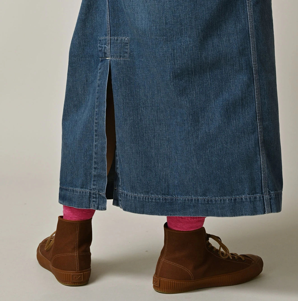 45R Mugihiko Denim Over Skirt Tan