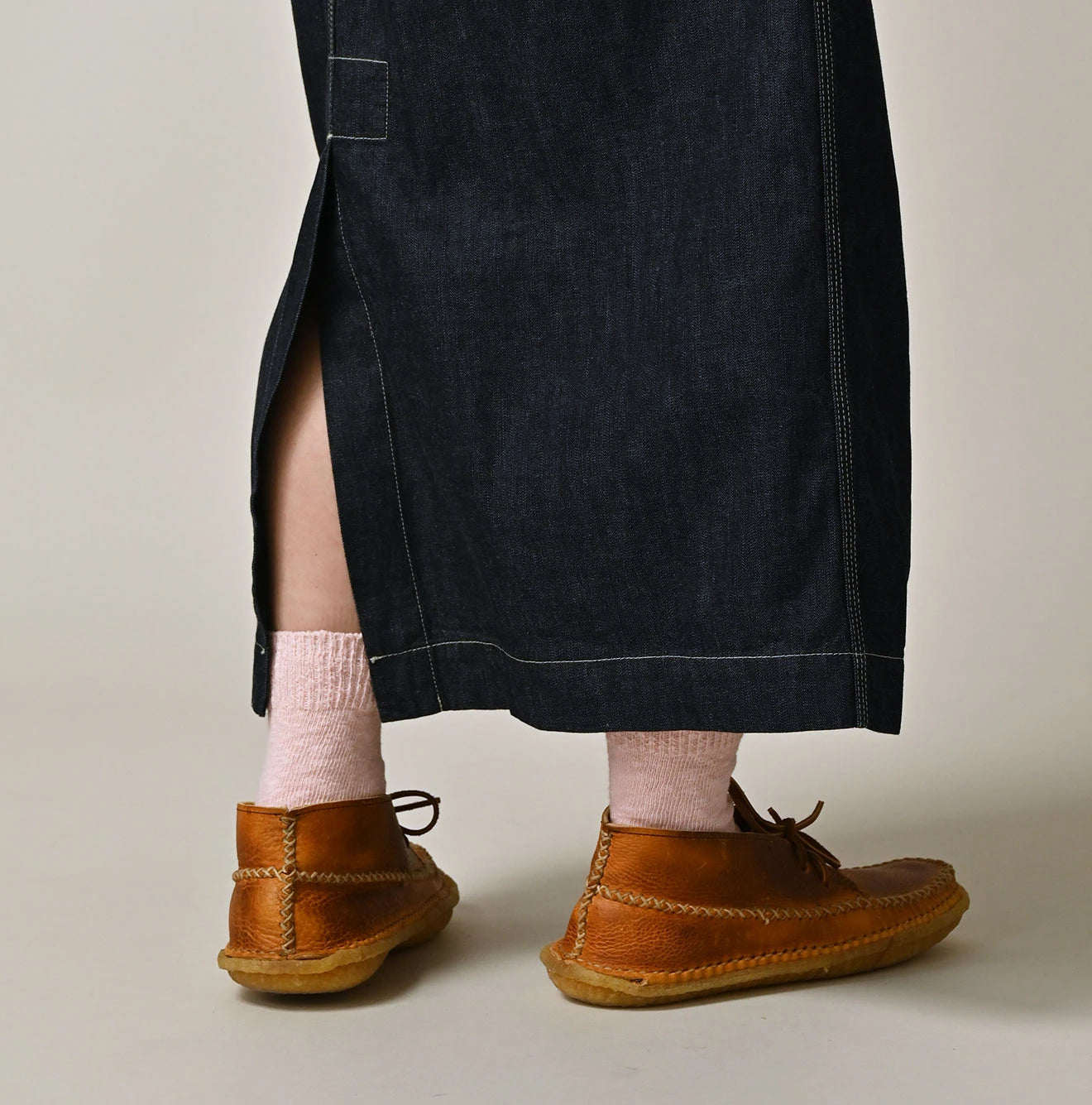 45R Mugihiko Denim Over Skirt Nou - Image 11