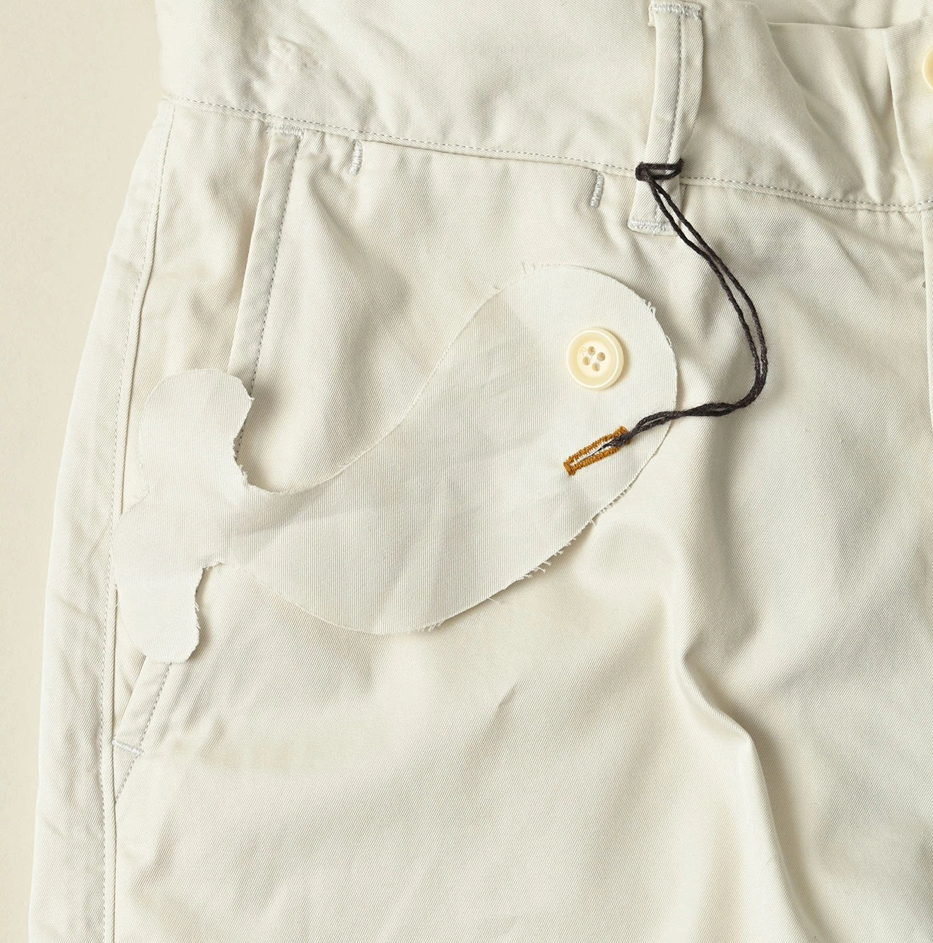 45R Gabardine 908 Nîmes Shorts