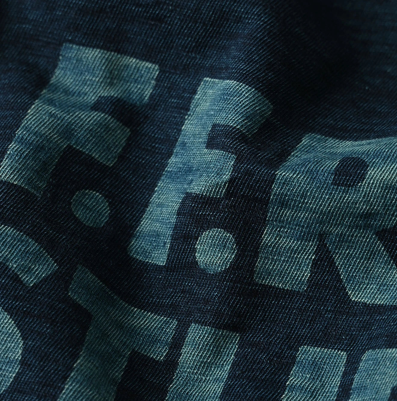 45R Indigo Bold Logo 908 Ocean T-shirt - Image 17