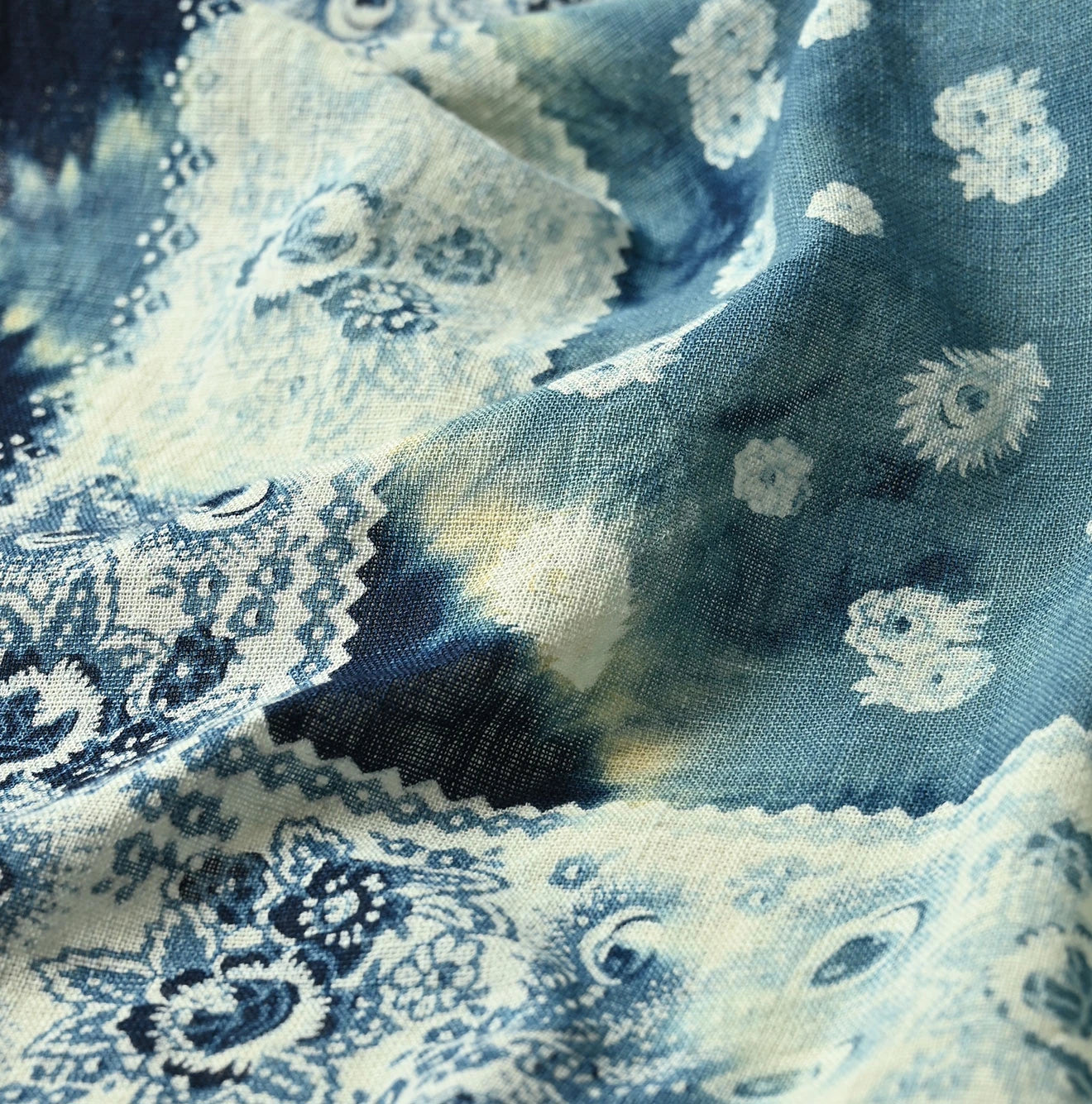 Indigo Gauze Floral Arashi Bandana | 45R Official Online Store