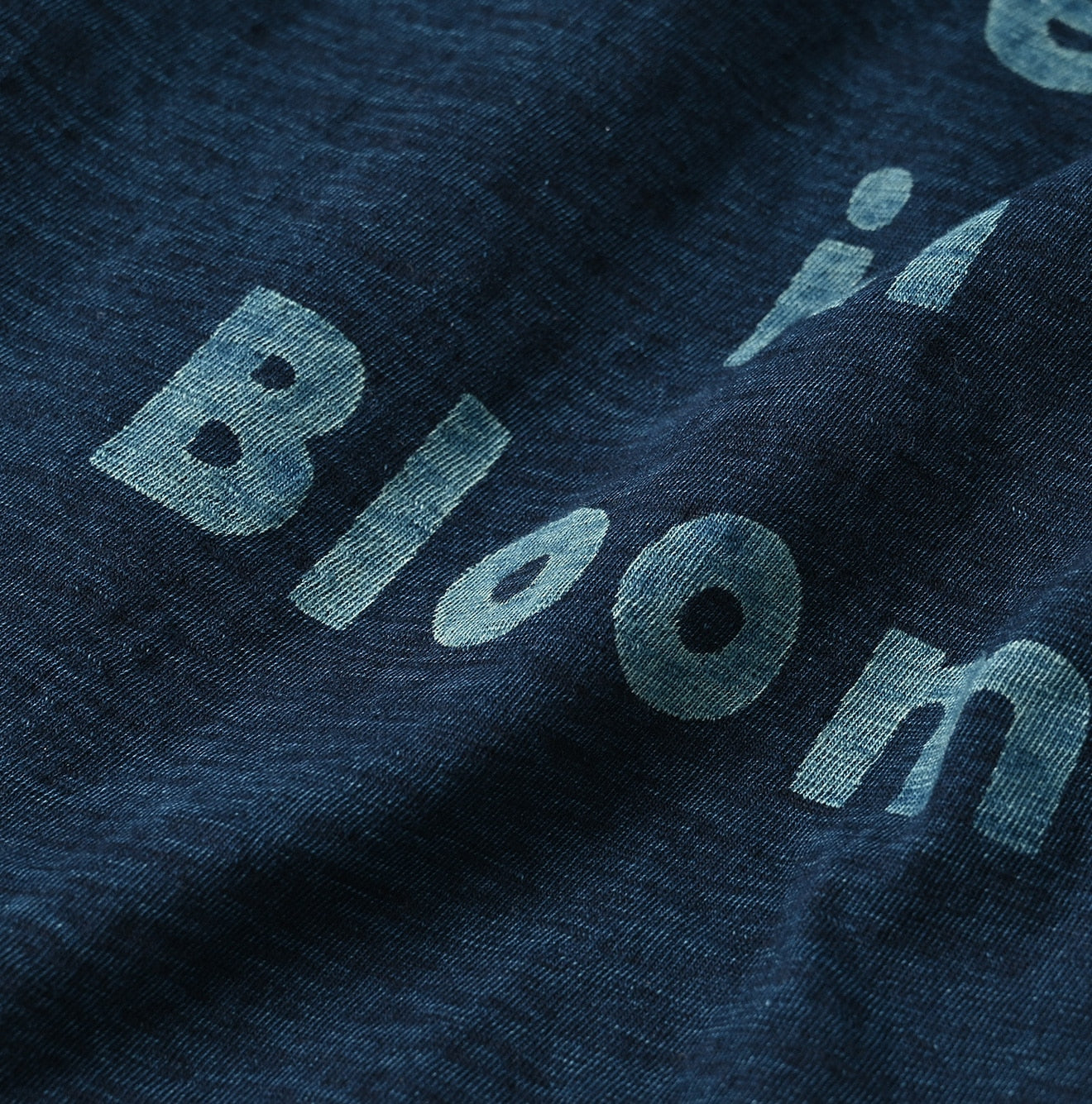 45R Indigo Best in Bloom Big Slit T-shirt