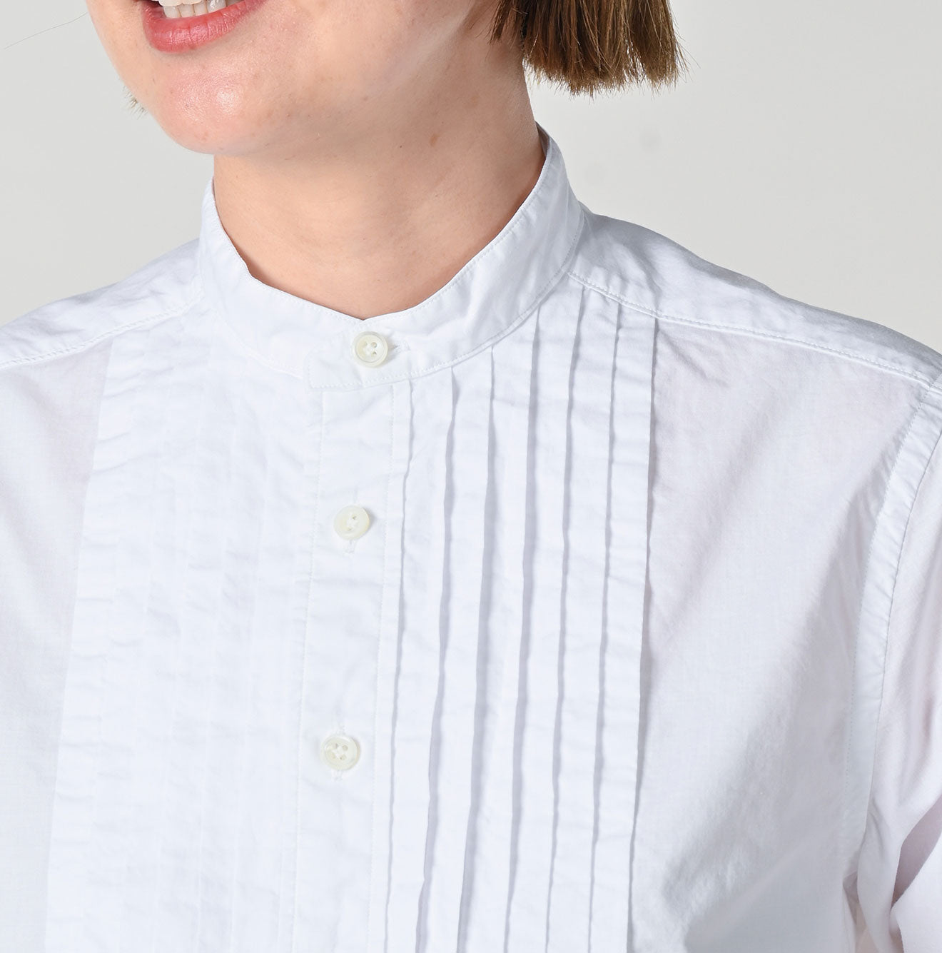 45R Batiste 908 Pintuck Stand Collar Shirt - Image 10