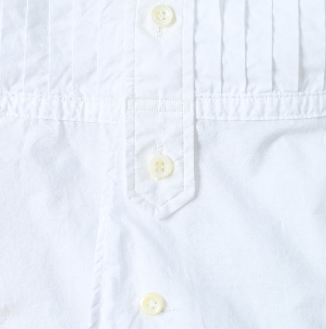 45R Batiste 908 Pintuck Stand Collar Shirt