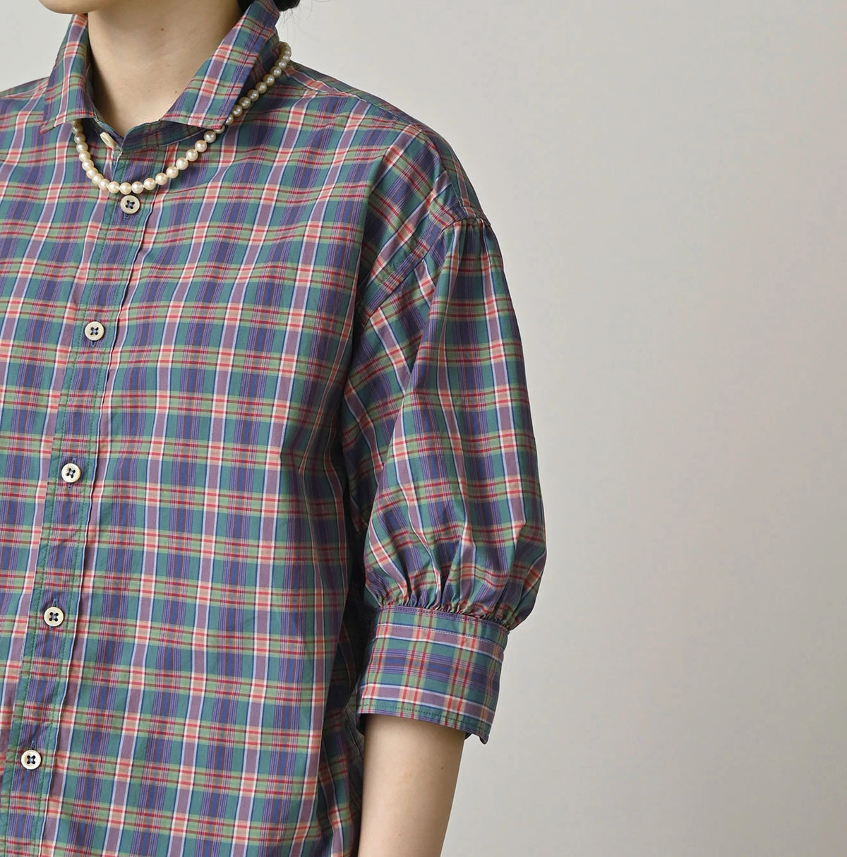 45R Broadcloth Madras Petite Collar Coupe Shirt