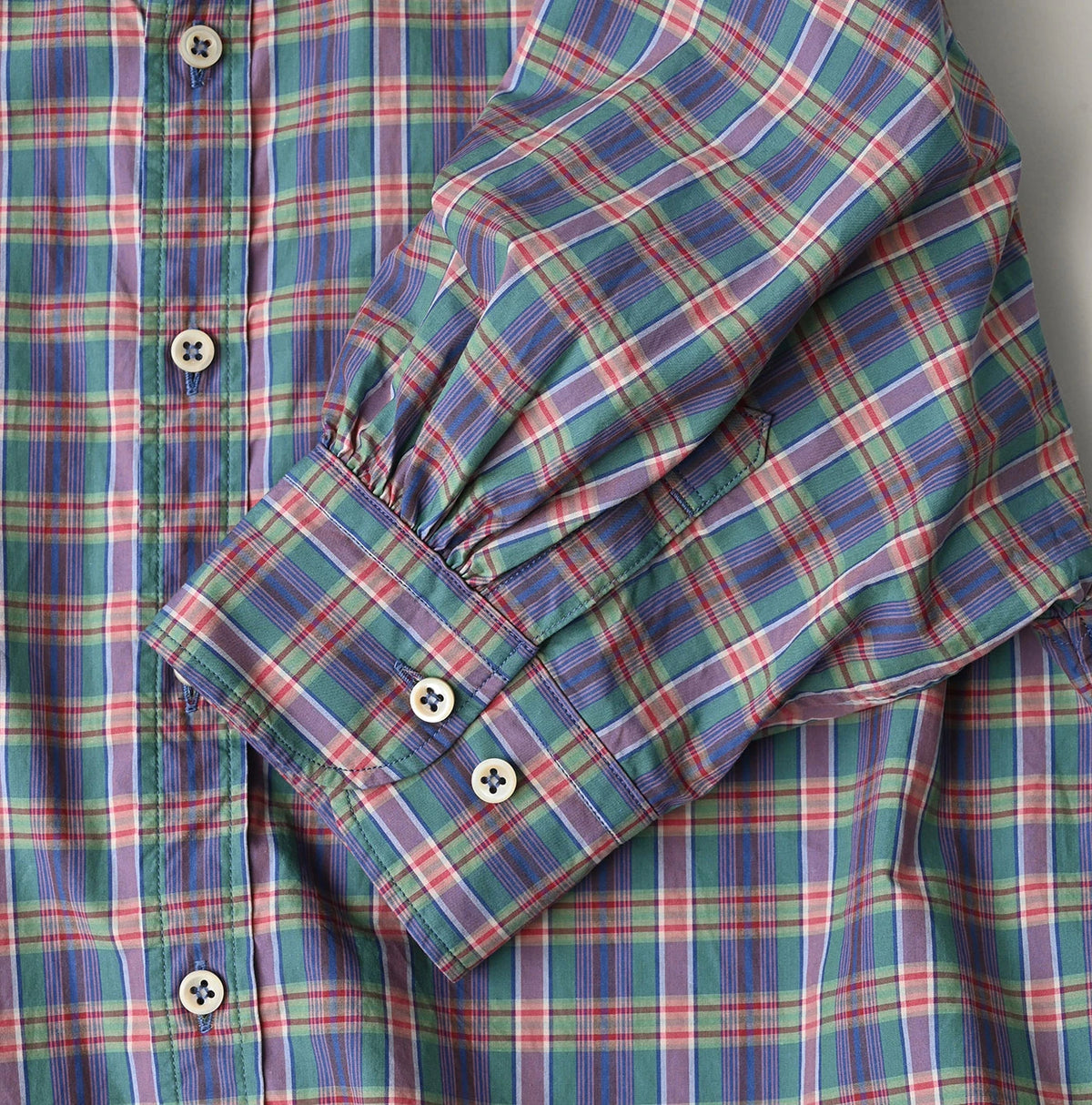 45R Broadcloth Madras Petite Collar Coupe Shirt