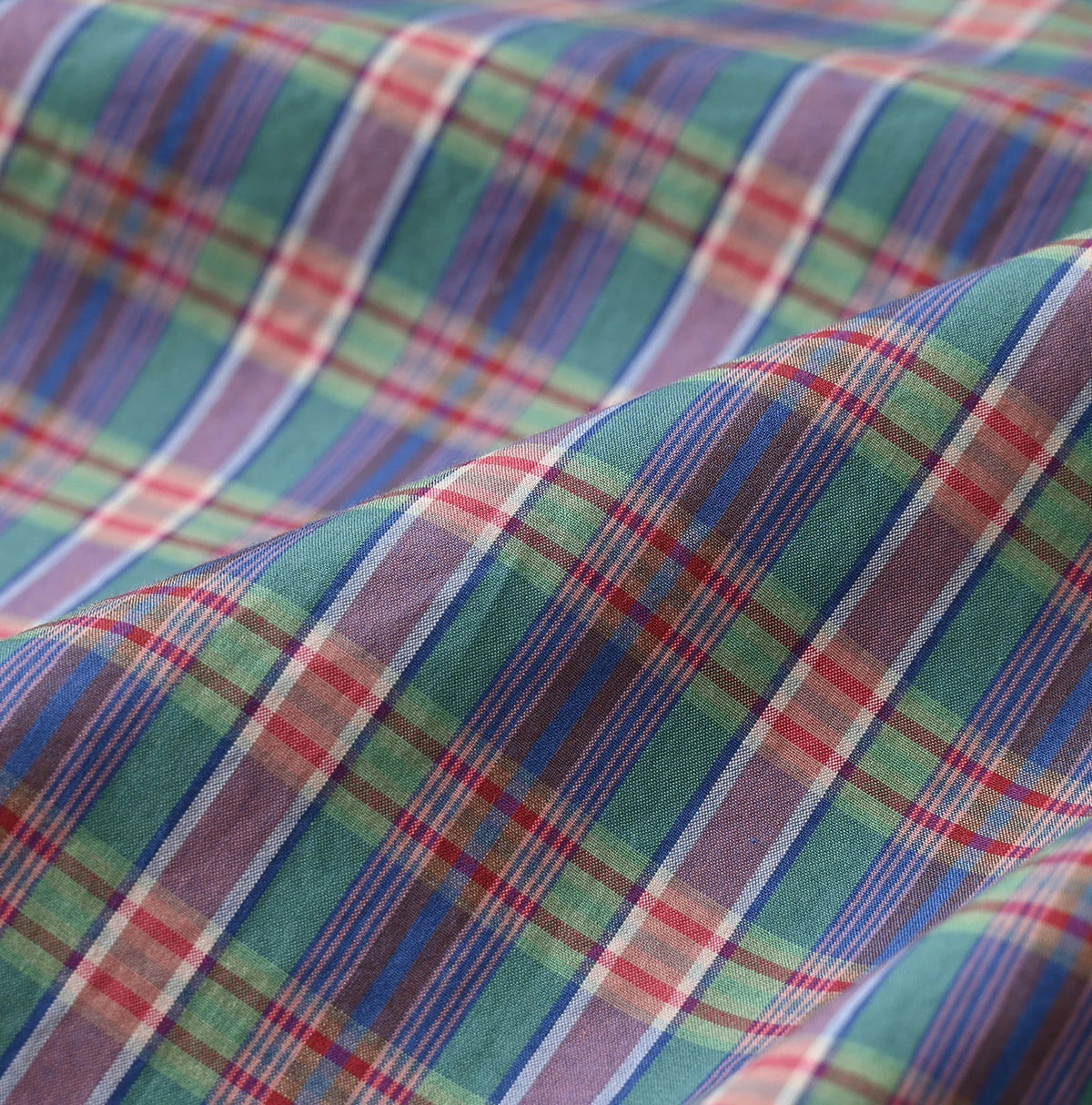 45R Broadcloth Madras Petite Collar Coupe Shirt