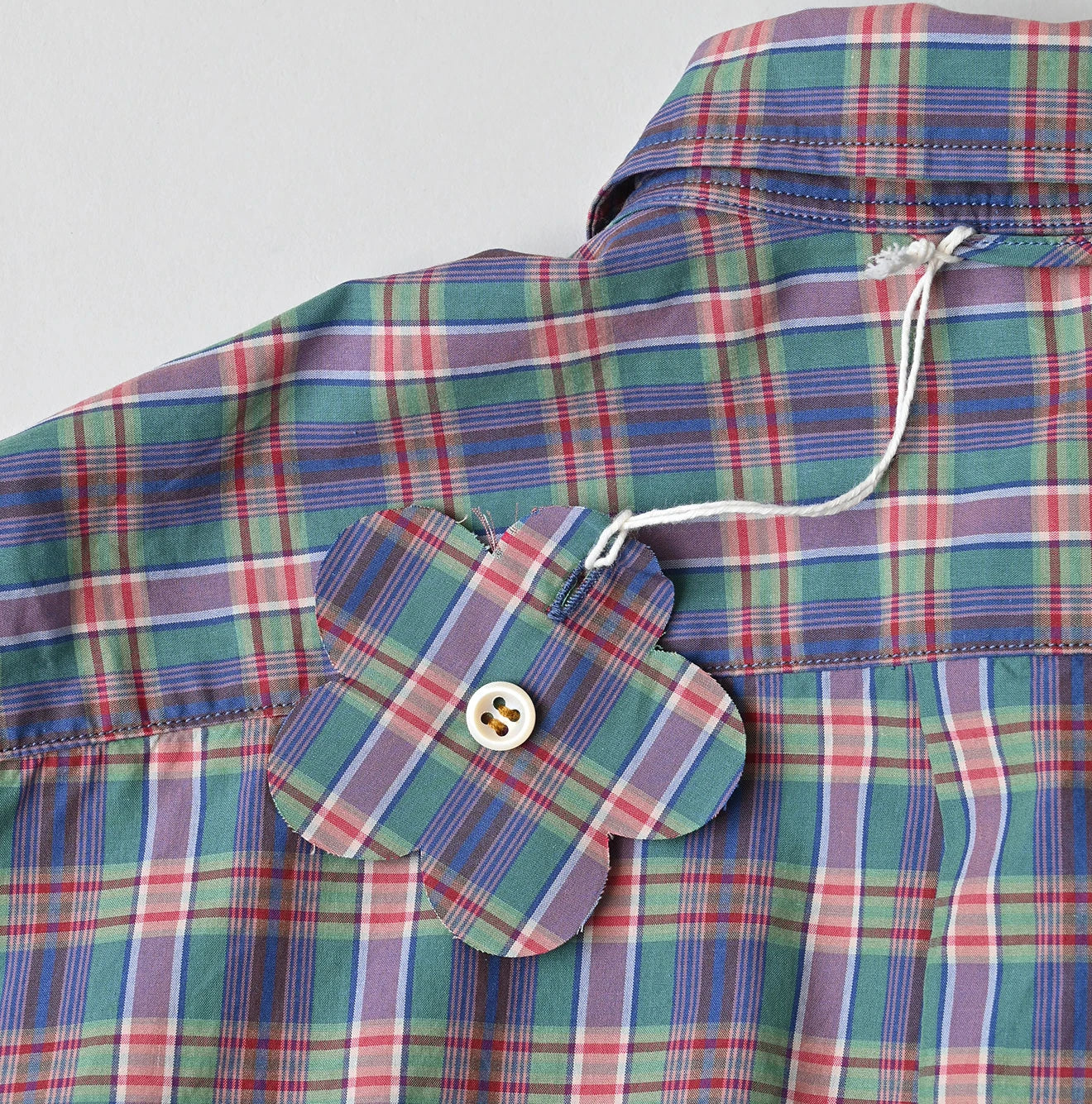 45R Broadcloth Madras Petite Collar Coupe Shirt