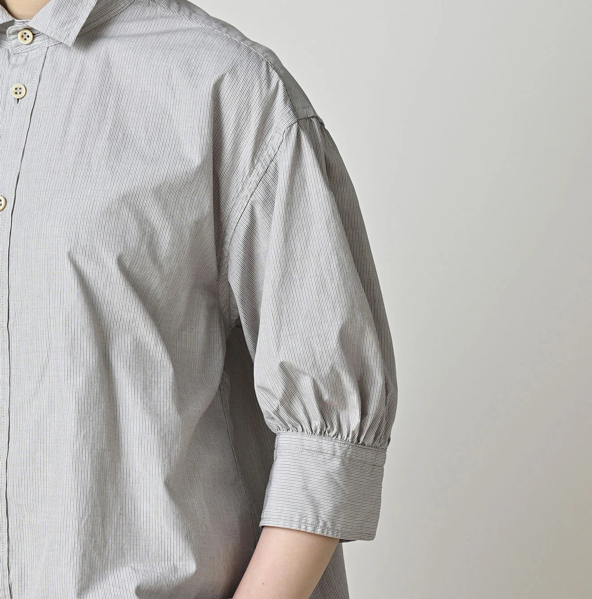 45R Broadcloth Petite Collar Coupe Shirt