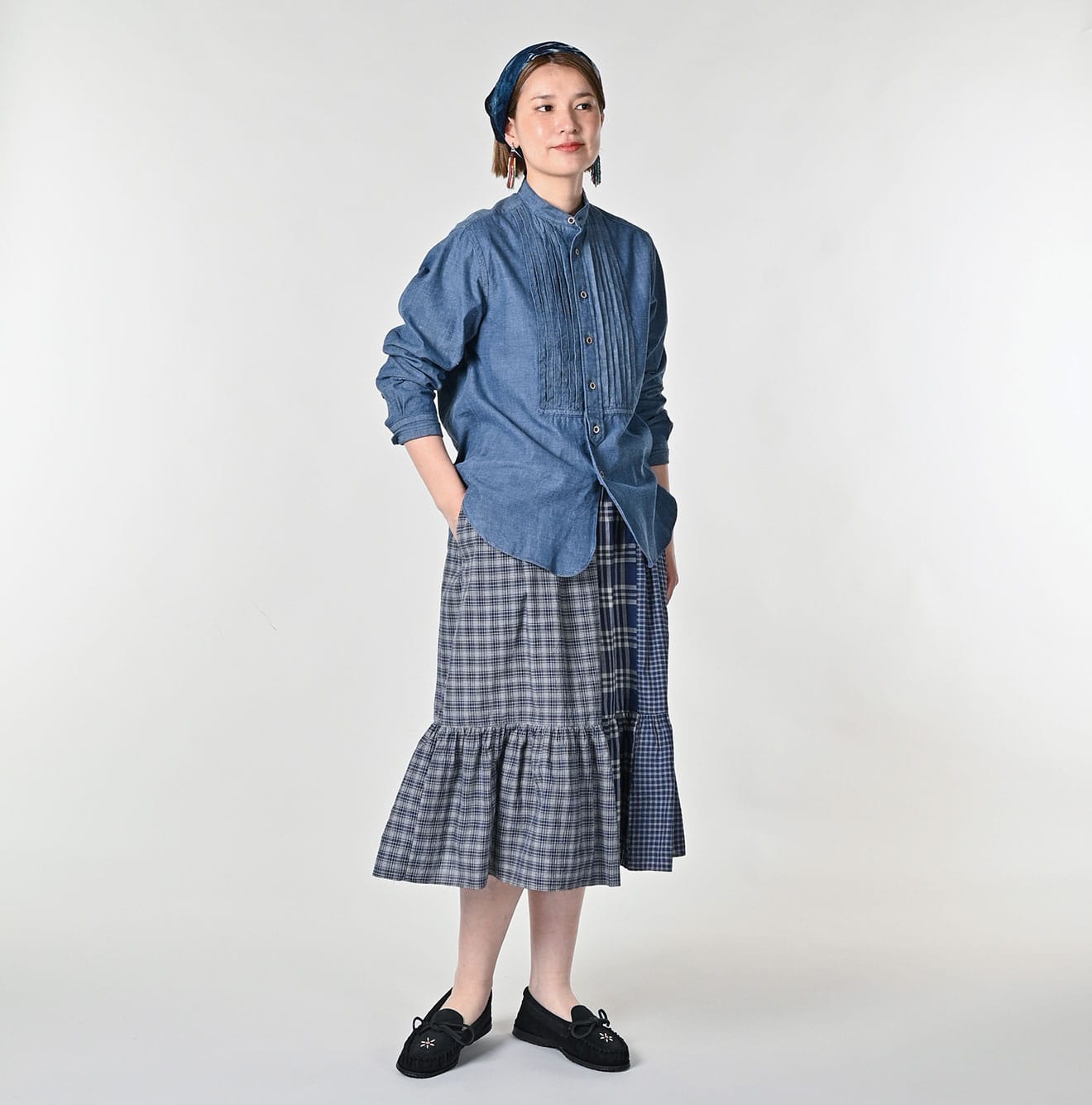 45R Indigo Khadi Ox 908 Pintuck Stand Collar Shirt - Image 2