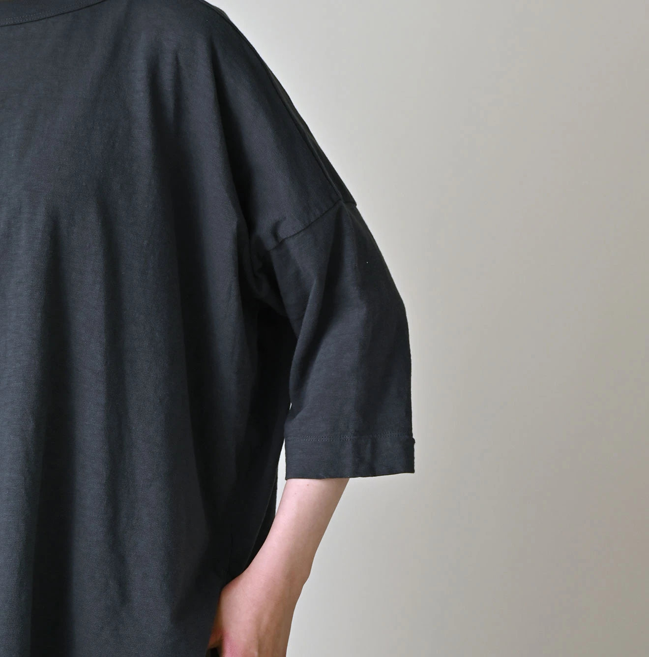 45R Big Slit T-shirt - Image 11