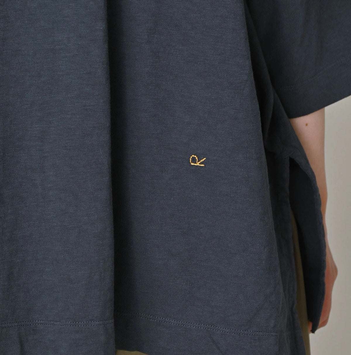 45R Big Slit T-shirt