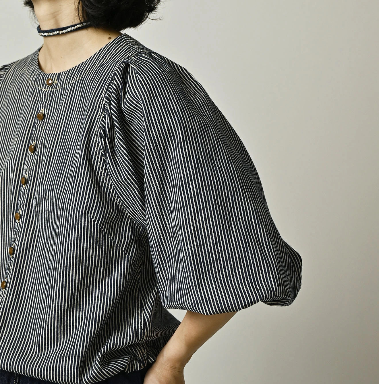 45R Komugi Denim Puff Blouse - Image 9