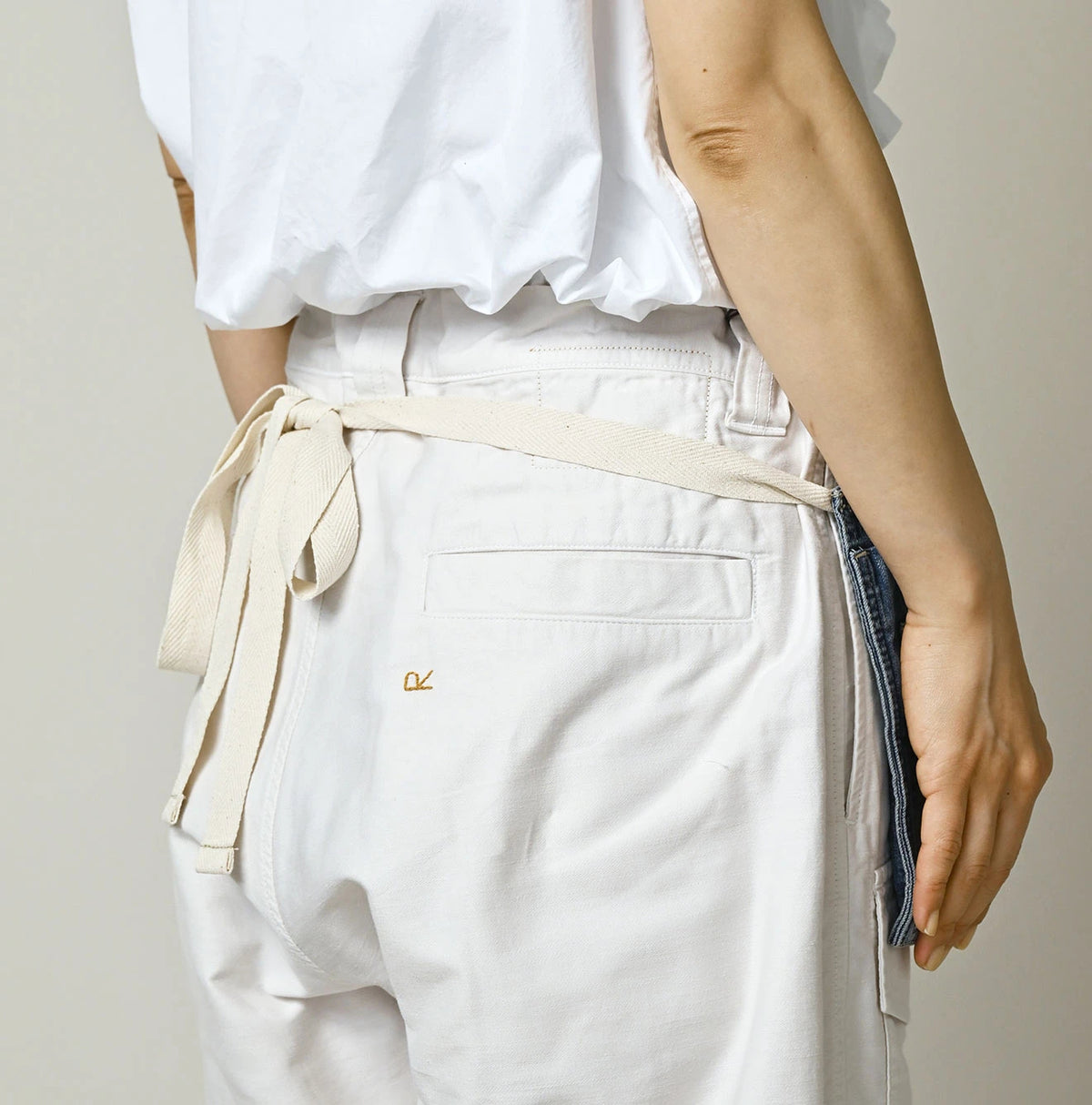 45R Komugi Denim Over Tablier Distressed