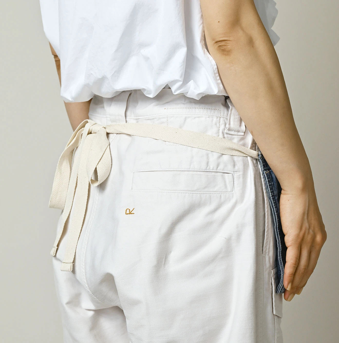 45R Komugi Denim Over Tablier Distressed - Image 22