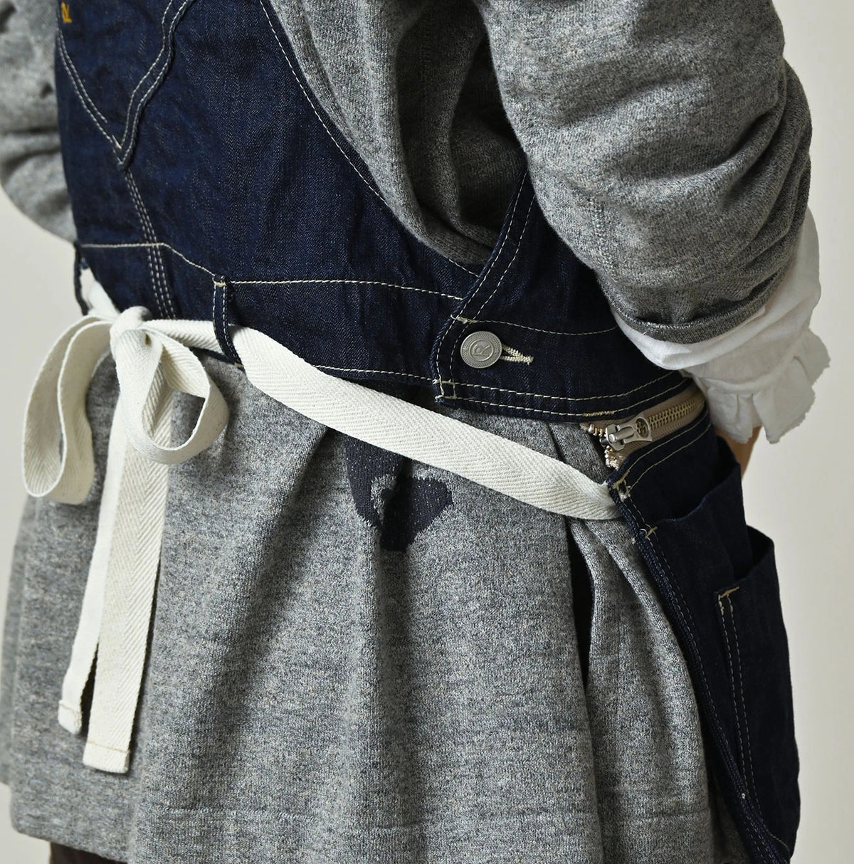 45R Komugi Denim Over Tablier Nou