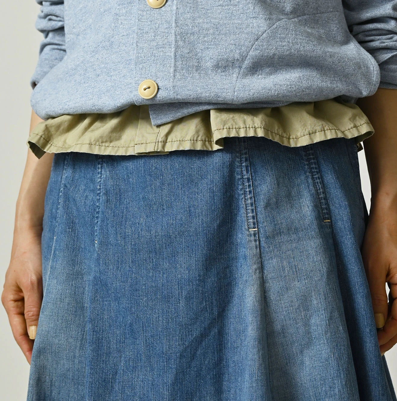 45R Komugi Denim Soufflé Skirt Distressed - Image 6