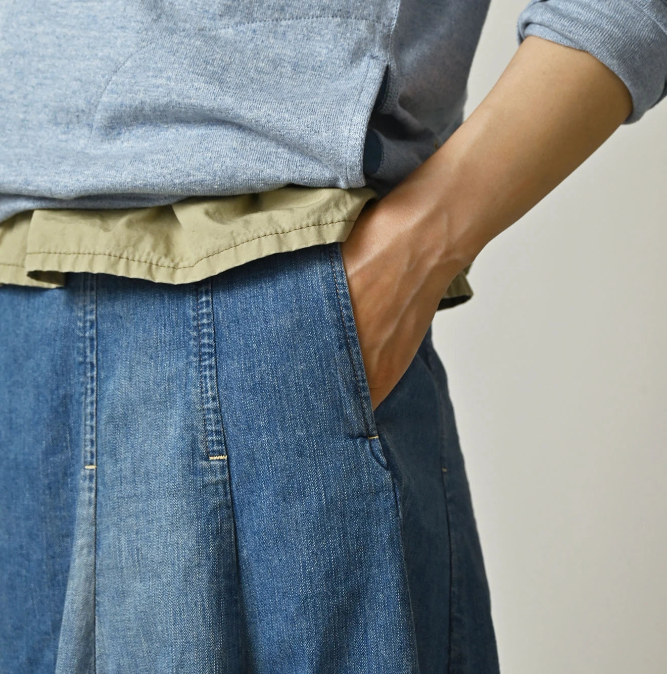 45R Komugi Denim Soufflé Skirt Distressed - Image 7