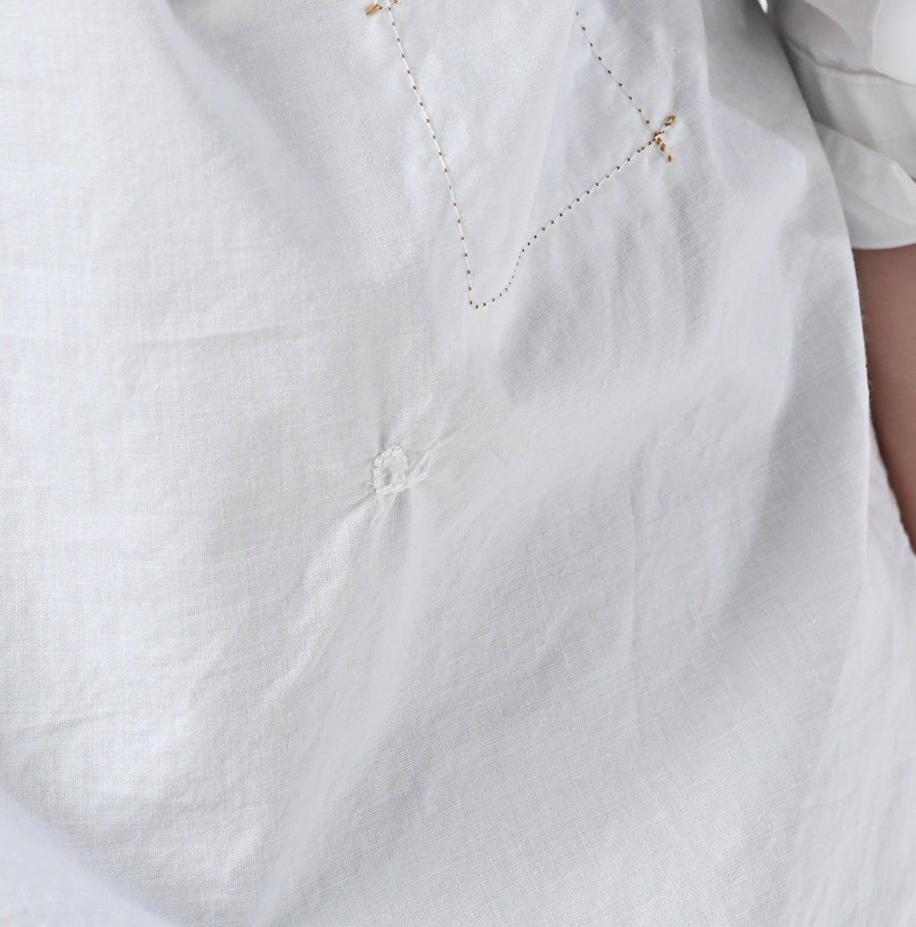 45R Batiste Pintuck 908 Shirt - Image 12