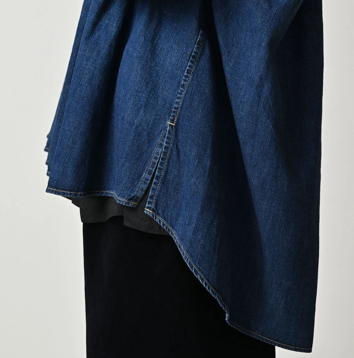 45R Komugi Denim Hechima Blouse