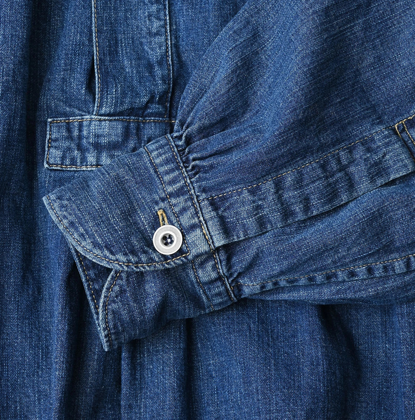 45R Komugi Denim Hechima Blouse - Image 18