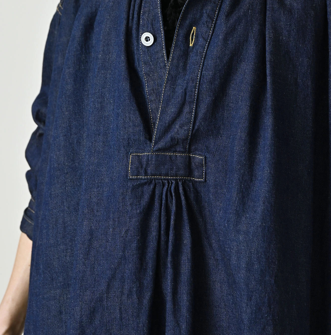 45R Komugi Denim Hechima Blouse - Image 7