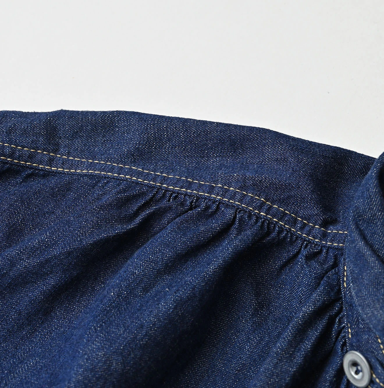 45R Komugi Denim Hechima Blouse - Image 15
