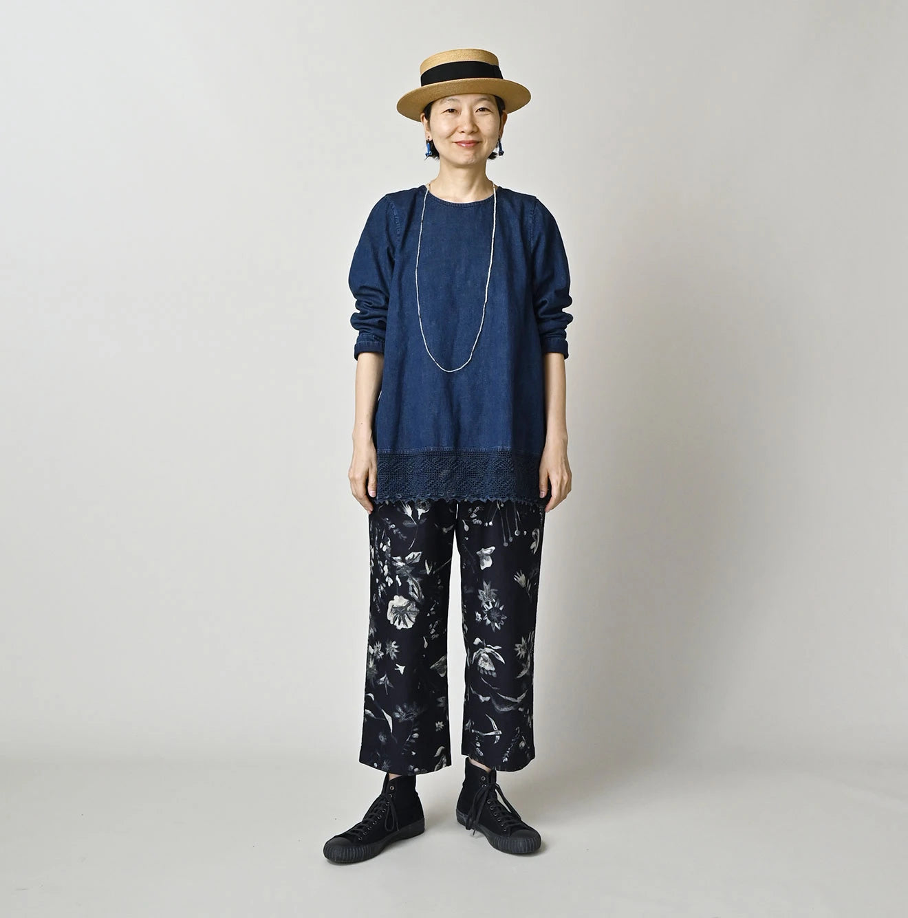 45R Komugi Denim Lace x Blouse - Image 3