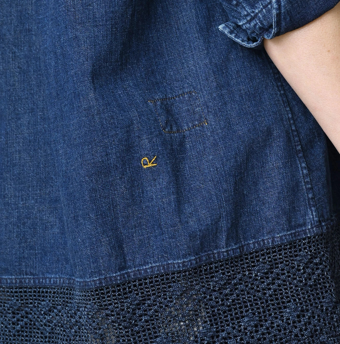 45R Komugi Denim Lace x Blouse - Image 11