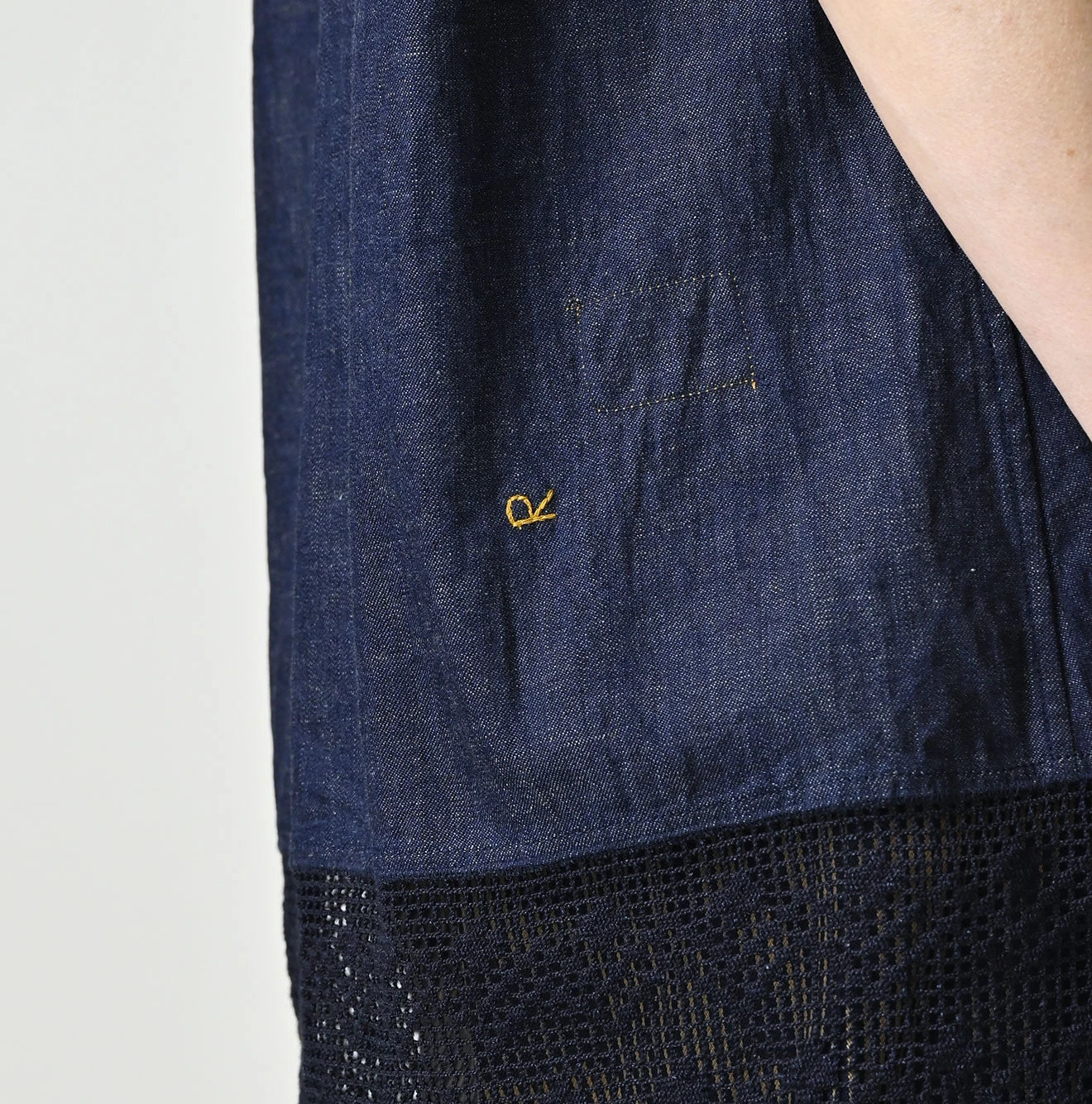 45R Komugi Denim Lace x Blouse - Image 10