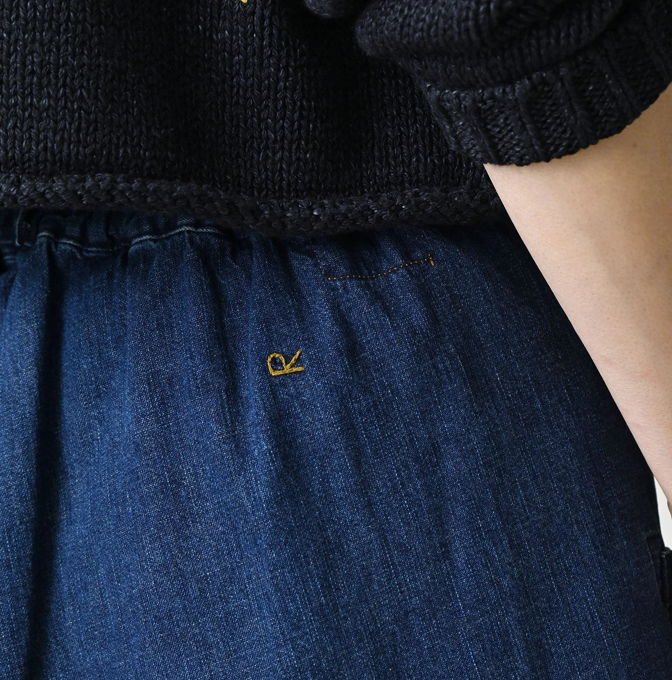 45R Komugi Denim Lace x Wrap Skirt - Image 12