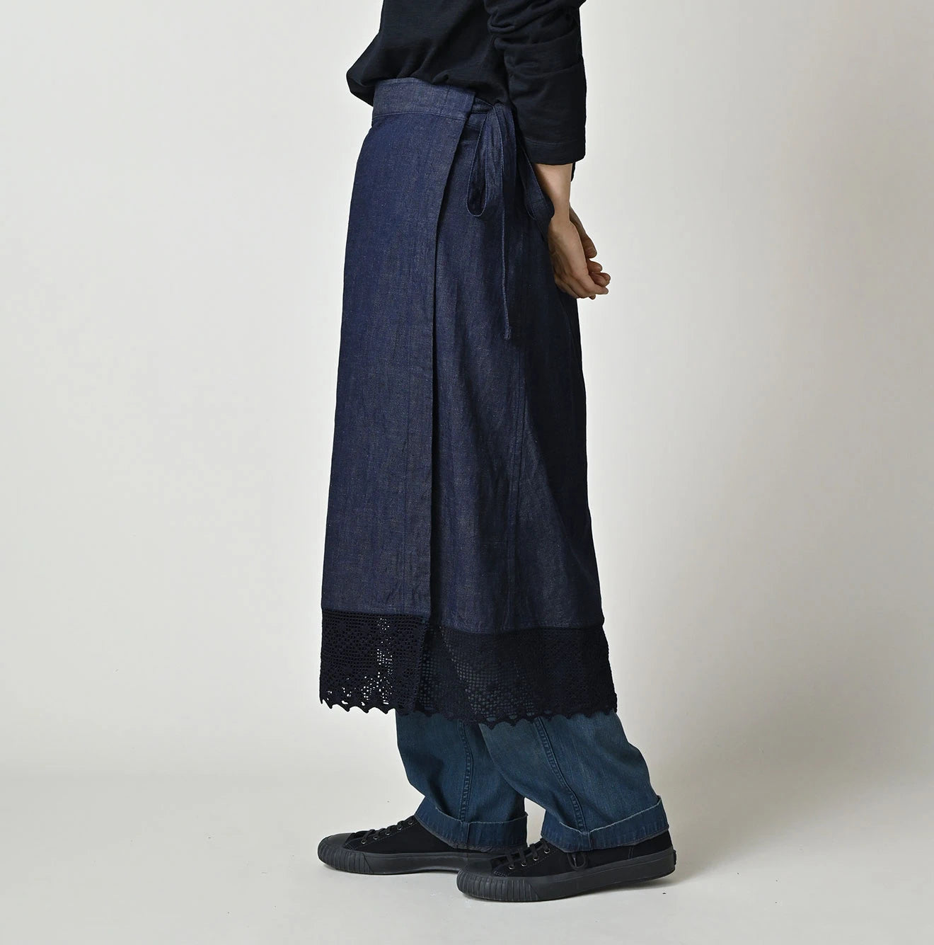 45R Komugi Denim Lace x Wrap Skirt - Image 4