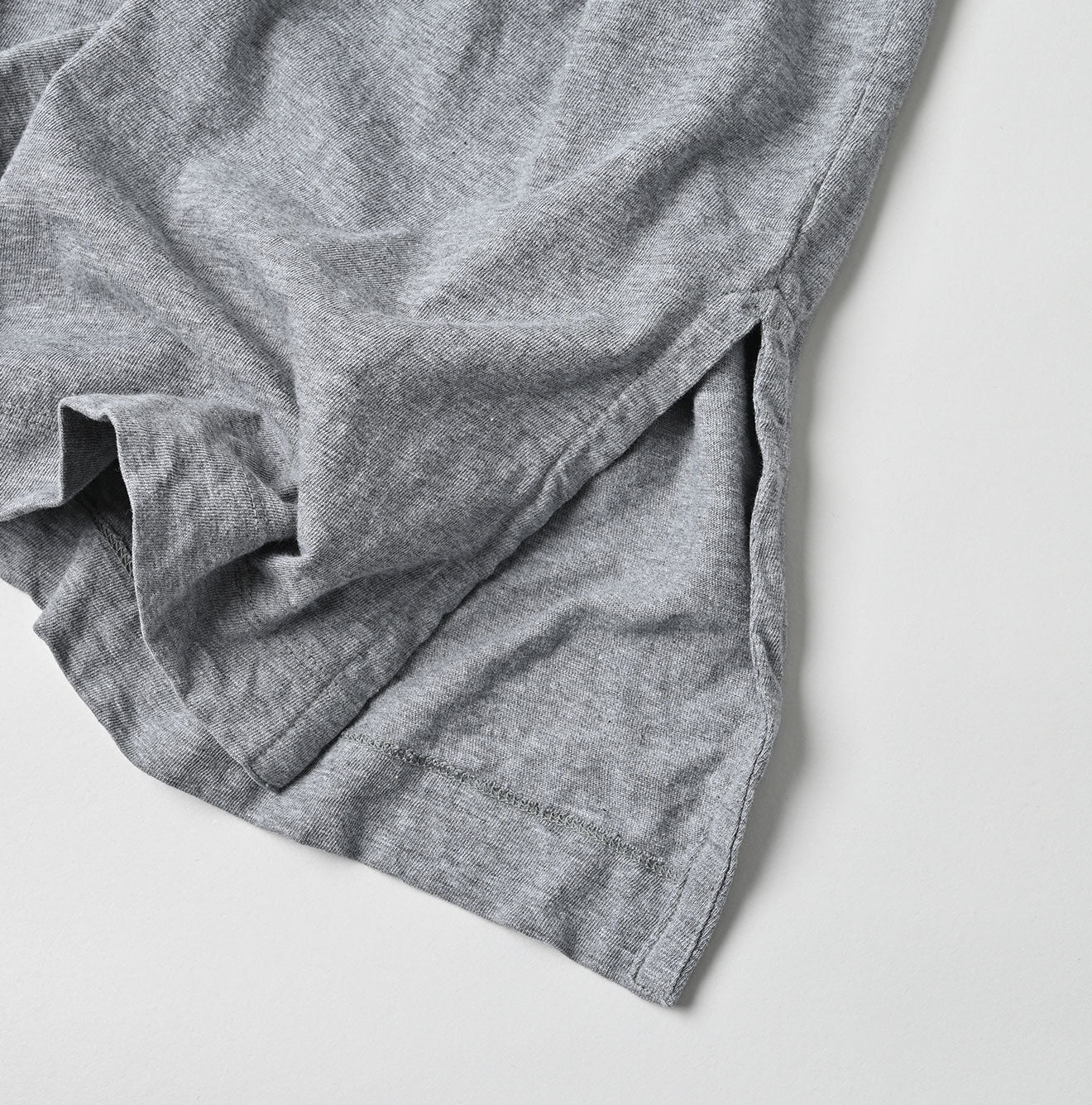 45R Yokk Neck Big Slit T-shirt (Top-dyed)