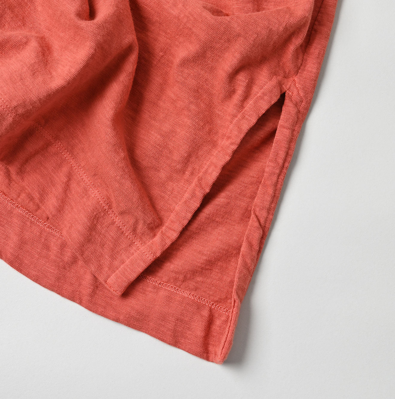 45R Botanical Dyed Yokk Neck Big Slit T-shirt