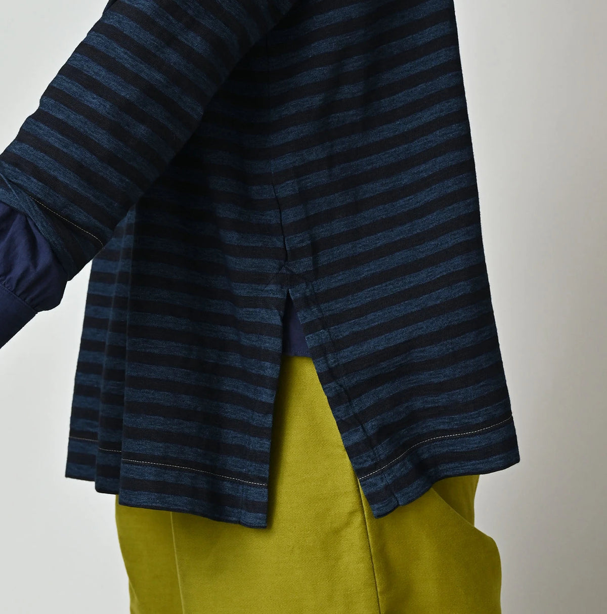 45R Indigo Stripe Big Slit Hiko Betouch Goaton T-shirt
