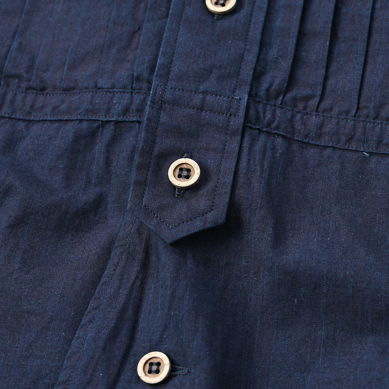 45R Indigo Batistie 908 Pintuck Stand Collar Shirt