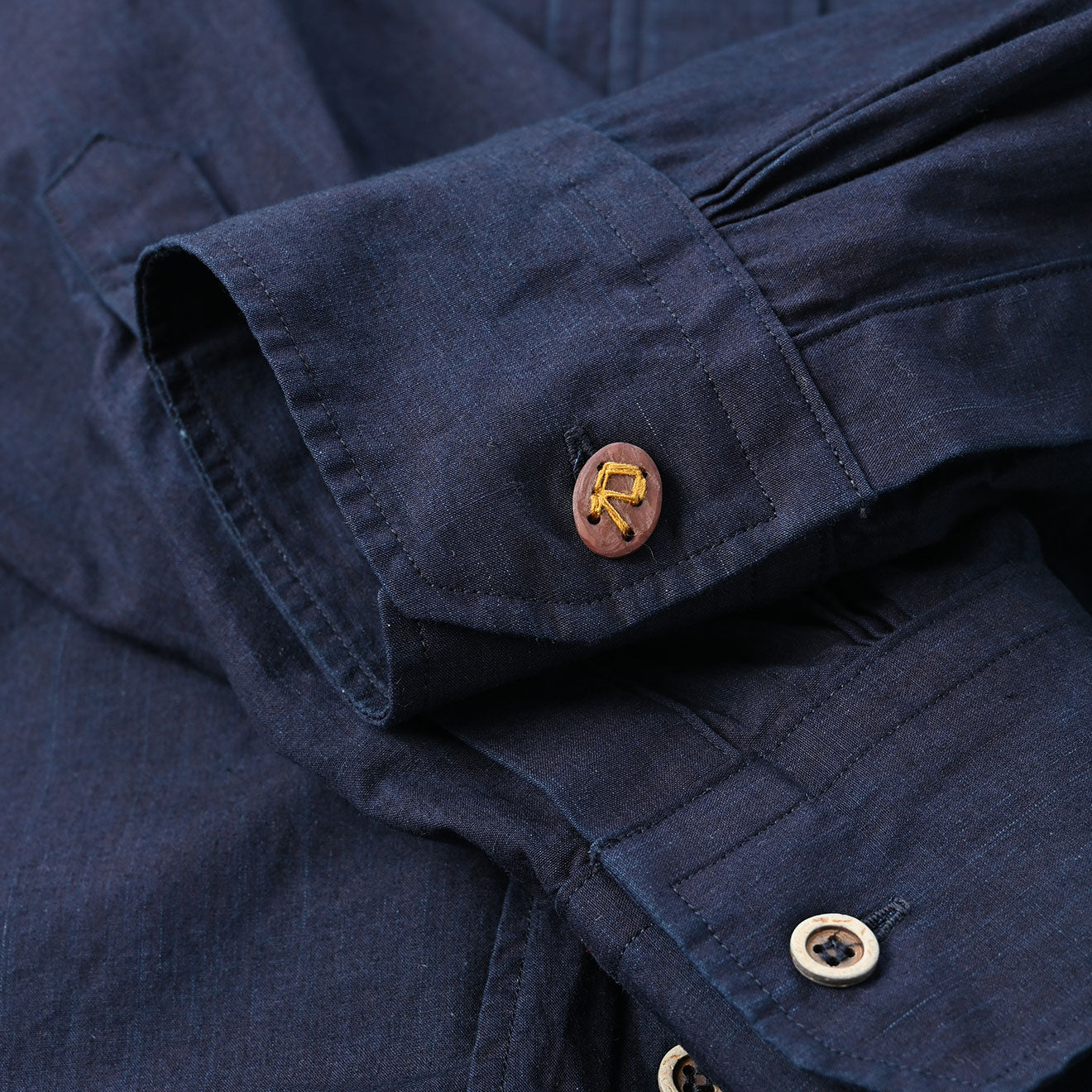 45R Indigo Batistie 908 Pintuck Stand Collar Shirt