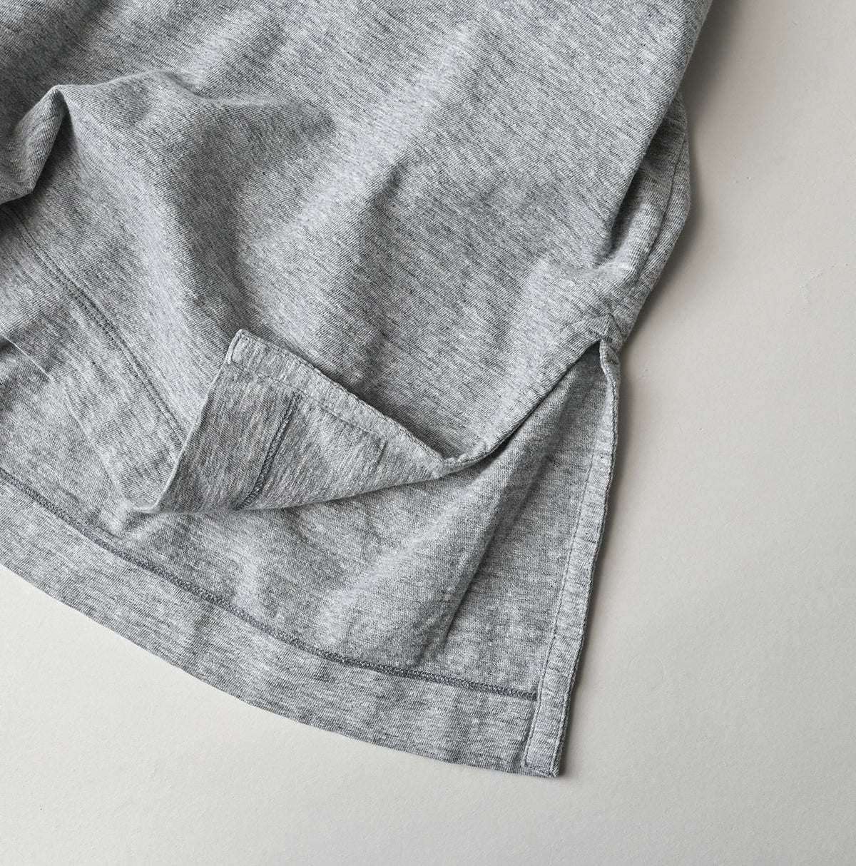 45R Yock Neck Big Slit T-shirt (Top-dyed)