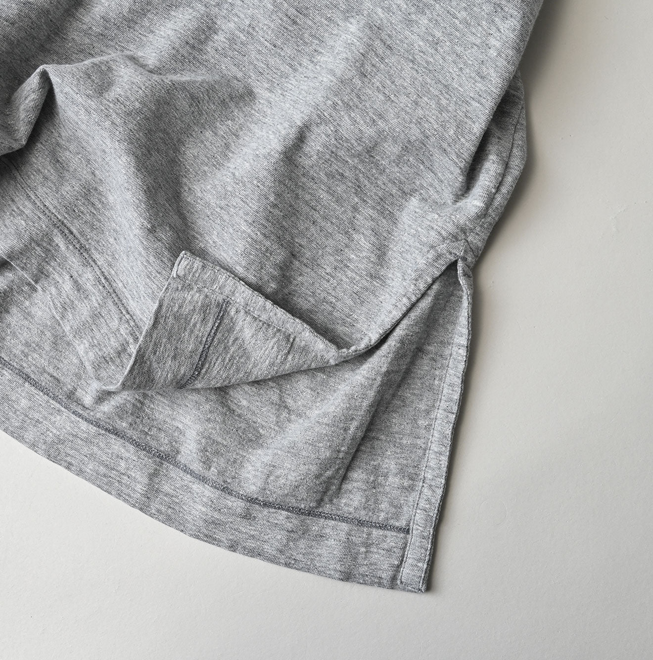 45R Yock Neck Big Slit T-shirt (Top-dyed)