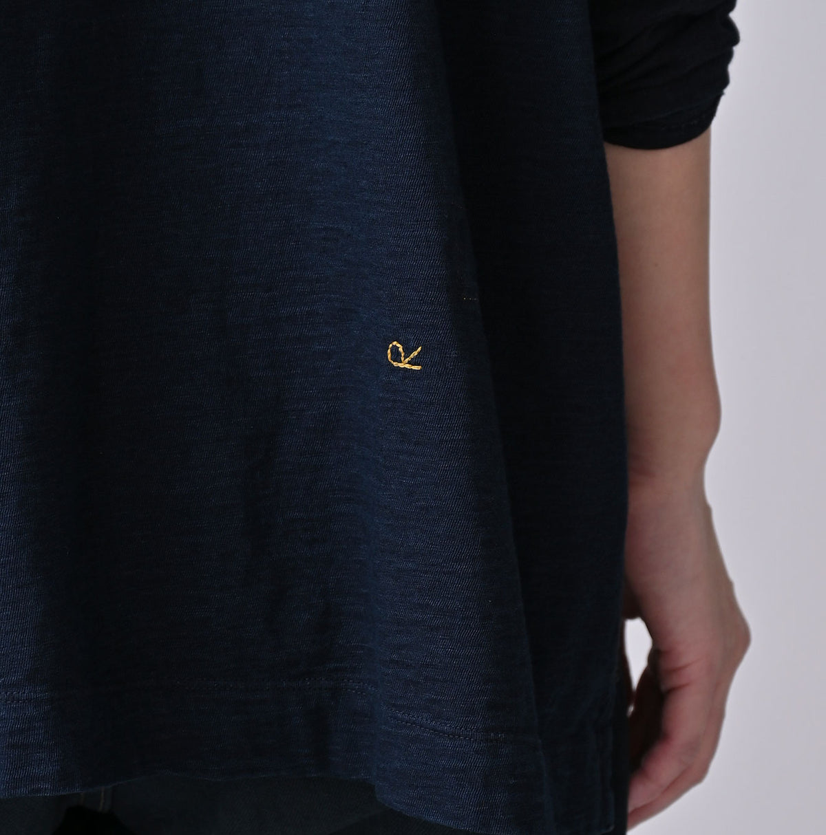 45R Indigo Yock Neck Big Slit T-shirt