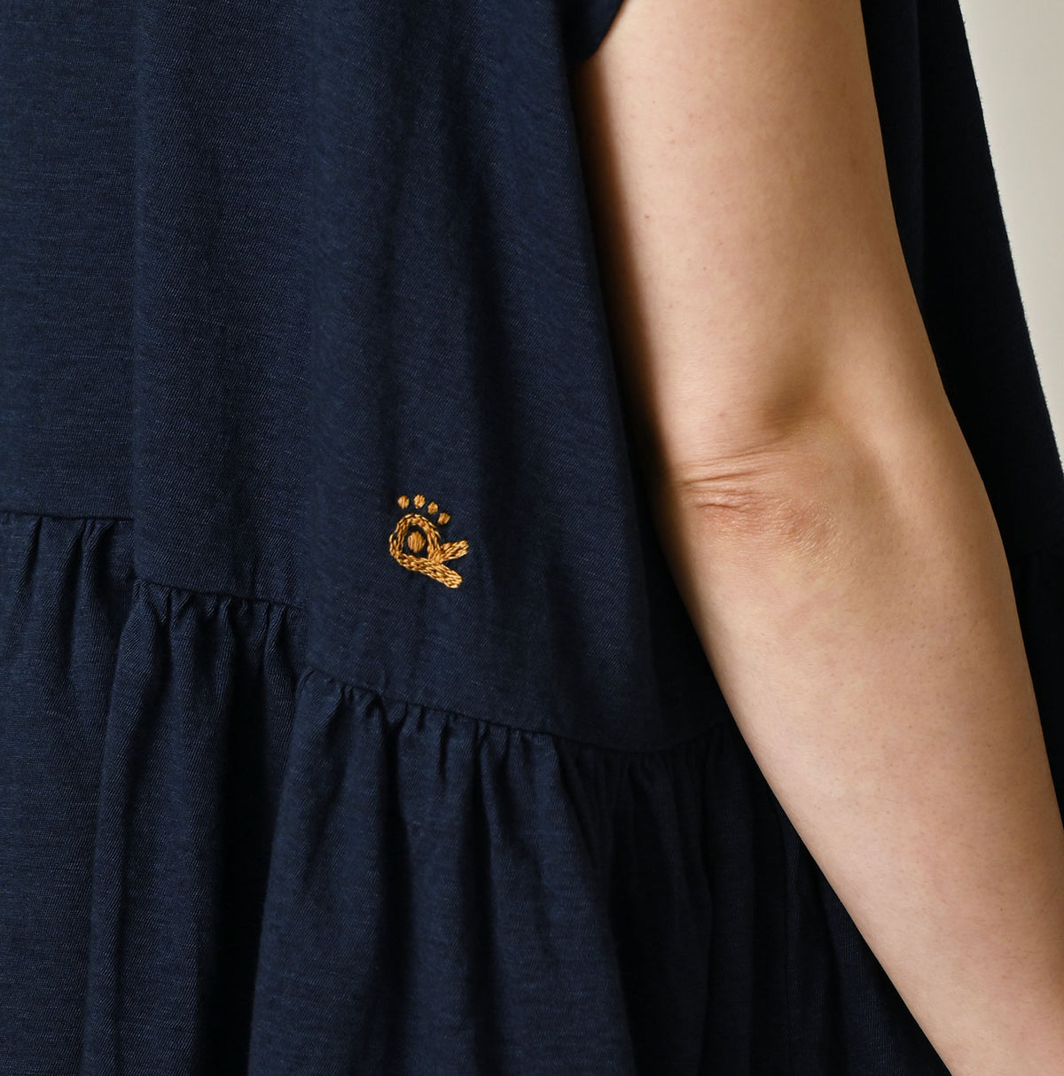 ONEONE Treasure Indigo Gathered M-Camisole